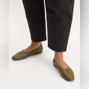 NWOB Everlane Italian Leather Day Glove Flats in Green Birch, Size 10M